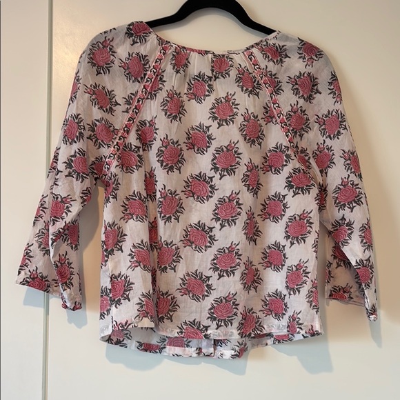 Anohki White and Pink V-Neck Blouse with 3/4 Sleeves and Tie Front India - Picture 6 of 6